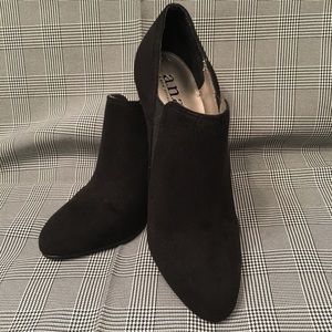 a.n.a. Ankle Boots Size 7.5M Black Suede